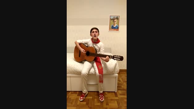 Jota del niño Pablo BLasco para los pacientes con coronavirus.