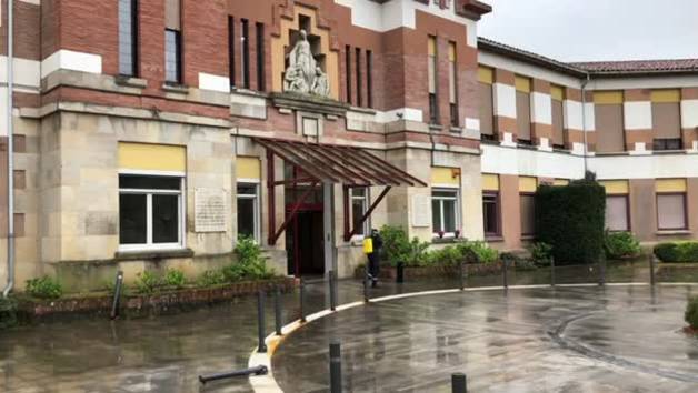 Trabajos de limpieza de la UME en la Casa de la Misericordia de Pamplona