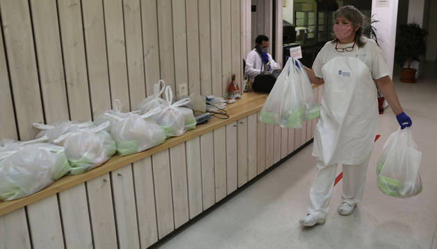 El comedor municipal y la atención a domicilio sortean la pandemia
