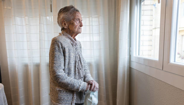 Ángeles Álava, la abuela de Navarra, posó para este periódico el lunes en su casa de Cascante. Nació el 3 de agosto e 1910. Tenía ocho años cuando vivió la gripe española.