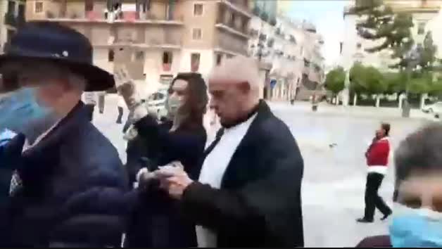 Polémica por la apertura al público de la Basílica de los Desamparados