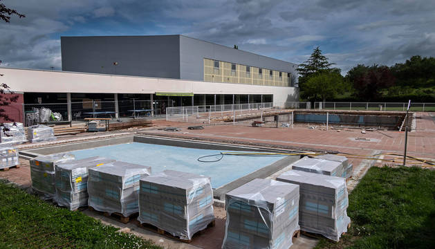 Material para la reforma de las instalaciones de verano de Oteiza, en el complejo de Iturtxipia.
