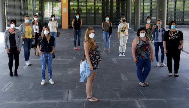 Foto de las representantes de casi medio centenar de guarderías privadas de Navarra, que se han unido para defender sus intereses.
