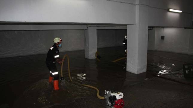 Garajes inundados tras la tormenta en Tudela
