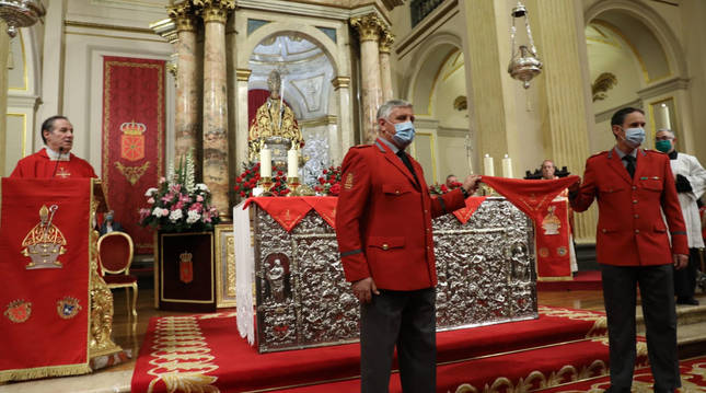 Foto de la misa del sexto peldaño de la escalera de San Fermín.