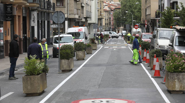 Foto de la calle Amaya de Pamplona, tras su semipeatonalización.