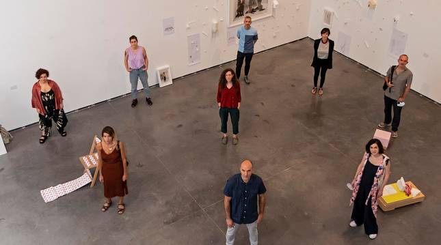 De izda. a dcha.: primera fila, Jaione Michelena, Germán de la Riva y Elvira Palazuelos; en segunda fila, Naia Mira, Maite Redondo y Patxi Araujo; en última fila, Katixa Goldarazena, Alfredo Zubiaur e Itsaso Iribarren.