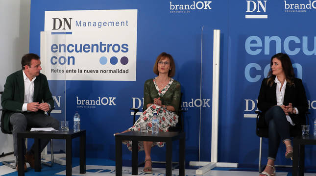 Foto de Celso Clariana, Inmaculada Elcano y Mª Jesús Alonso, el encuentro DN Management sobre el comercio.