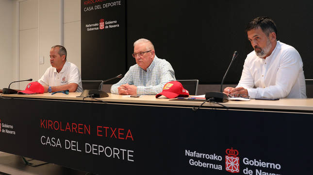 Pablo Carpio, Miguel Pozueta y Jesús Lisarri durante un momento de la rueda de prensa.