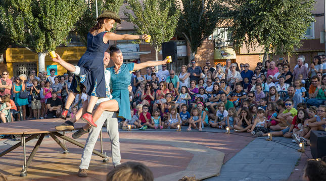 Actuación de la compañía Mumusic Circus en el Festival de Circo de Navarra, que volverá a celebrarse a finales de agosto.