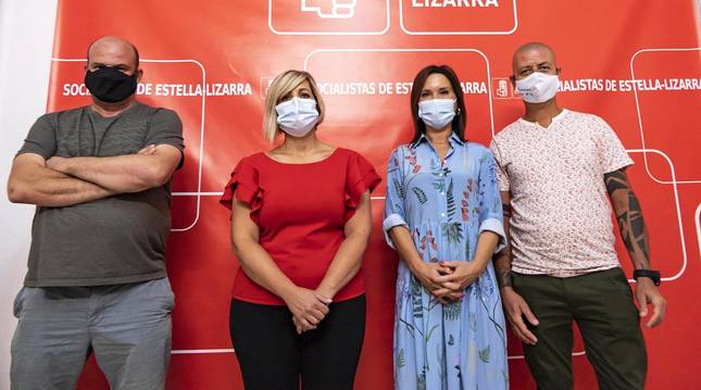 La nueva Ejecutivo del PSN de Estella, de izda. a dcha. Fran Moleón, María Sanz de Galdeano, Beatriz Lana y Alberto espejo.