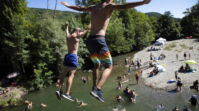Todas las fotos de este domingo, 26 de julio, en el que los termómetros superaron los 30 grados. La previsión para esta semana es un aumento todavía más notable de las temperaturas