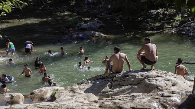 Fotos: Domingo caluroso en Navarra