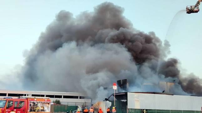 Un incendio en Ávila obliga a evacuar un pueblo