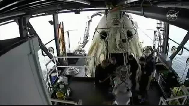 Vídeo: La cápsula Dragon culmina con éxito una misión histórica de la NASA y SpaceX