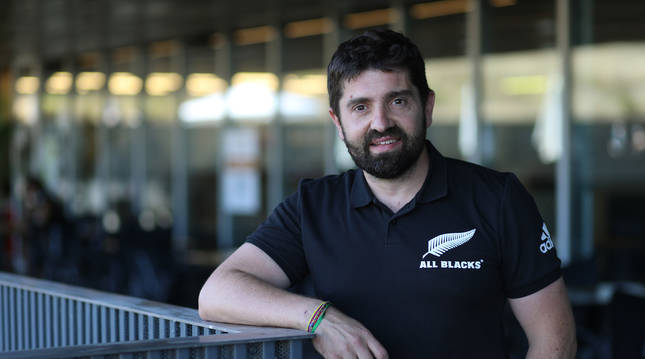Javier Lorente, presidente de la Federación Navarra de Rugby, en la Casa del Deporte.