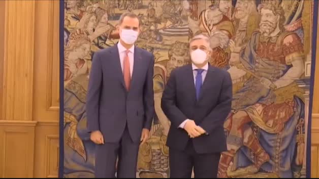 Vídeo: Primera aparición pública de Felipe VI tras el anuncio de la marcha de su padre