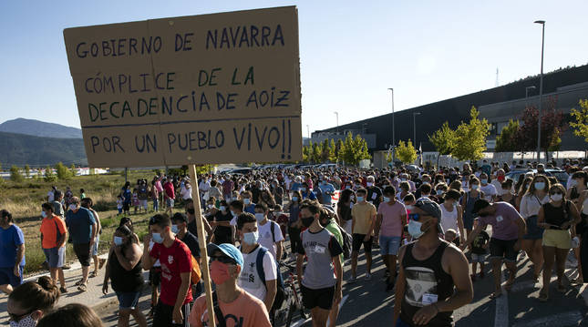 La plantilla criticó duramente al Gobierno de Navarra por no impedir el cierre de la planta de palas.