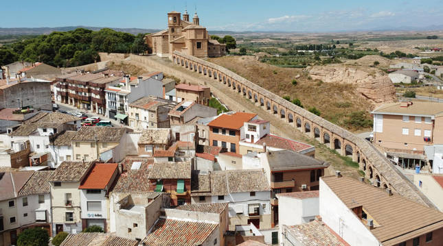 Vista general de Cascante con la basílica en honor a Nuestra Señora del Romero al fondo.