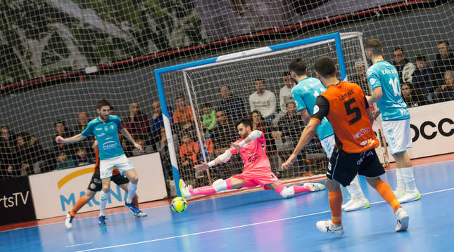 Foto de un derbi entre Aspil-Jumpers y Osasuna Magna.