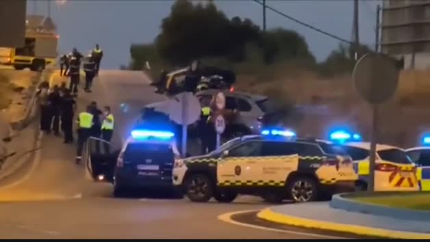 Herido grave un policía tras ser embestido por un todoterreno cargado de hachís en Algeciras