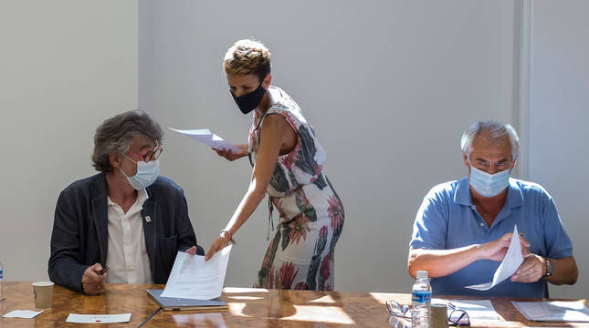Chechu Rodríguez, María Chivite y Jesús Santos, durante una reunión del Consejo del Diálogo Social.