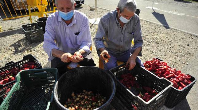 Fotos del asado de pimientos en Puente la Reina