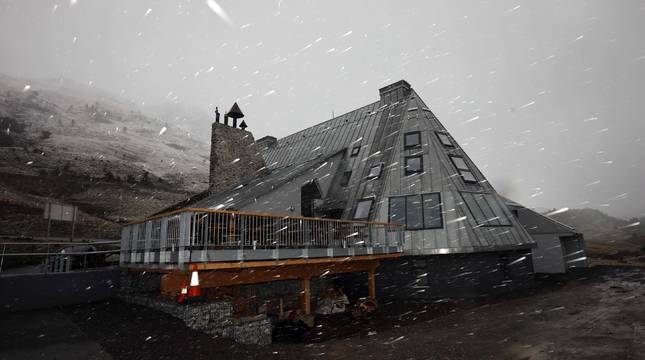 Inaugurado el refugio Ángel Olorón