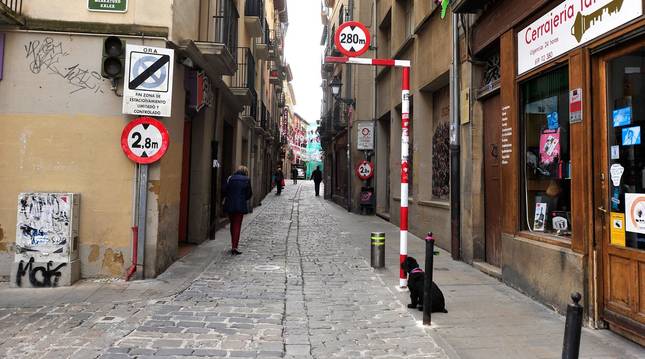 Foto de acceso a la calle Mayor de Tafalla, una de las que se prevé controlar el acceso.