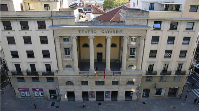 Foto de la fachada del Teatro Gayarre de Pamplona, protagonista en los nuevos bonos de la ONCE.