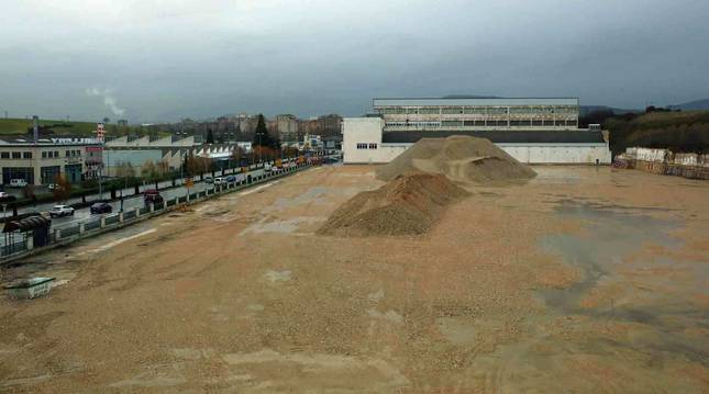 Vista del solar de la antigua Super Ser una vez que concluyeron los trabajos de demolición. cordovilla