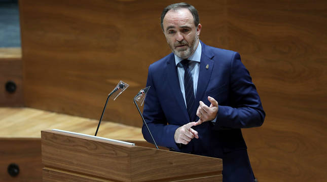 El portavoz de Navarra Suma, Javier Esparza, en el Debate sobre el Estado de la Comunidad en el Parlamento de Navarra.
