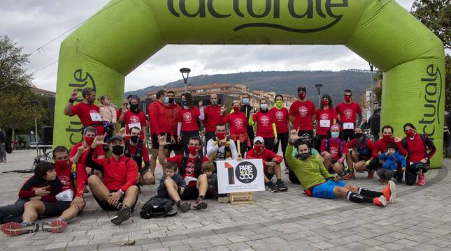 Decenas de corredores en las maratones solidarias A los Cuatro Vientos en Berriozar