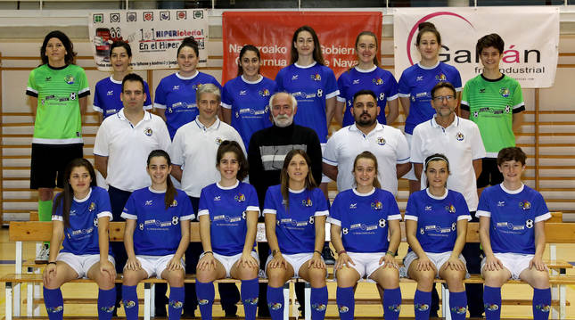 La plantilla del Txantrea de Fútbol Sala, este martes en el Polideportivo de Arrosadía.