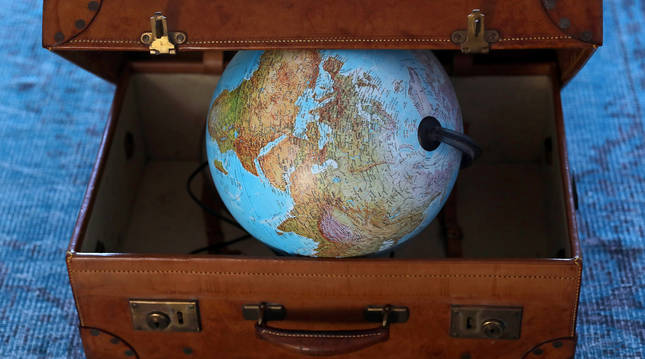 El mundo en una maleta. Los viajes de turismo todavía deben esperar en un escenario marcado por la limitaciones a los desplazamientos.