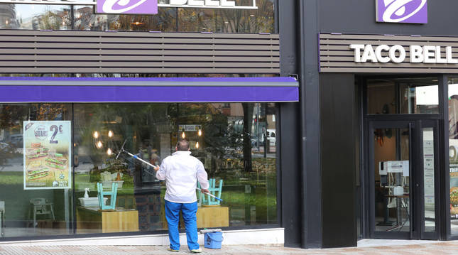 Foto de Taco Bell, cadena de restaurantes californiana que pronto cumple un año en el cruce de Pío XII y la calle La Rioja.