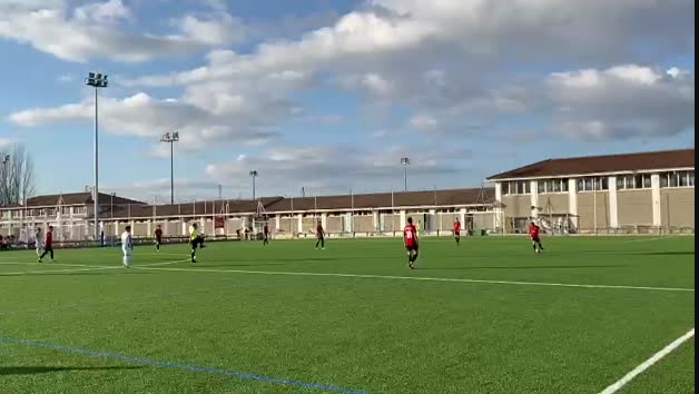 Minuto de protesta en el Osasuna Promesas-Izarra