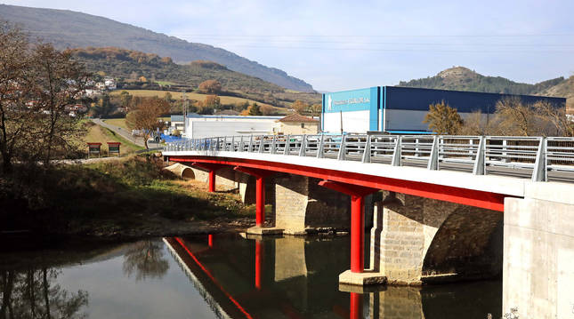 Foto del puente de acceso a Egillor y Beasoain (Valle de Ollo).