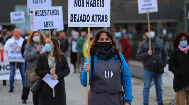 Imágenes de la concentración de protesta sel sector hostelero navarro