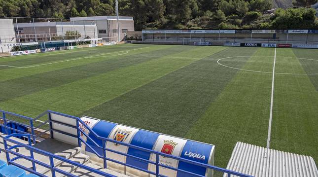 Imagen del verano del campo de fútbol de Merkatondoa (Estella) donde se jugará el partido de Copa.
