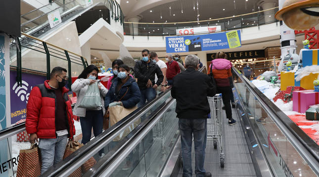 Escaleras mecánicas del centro comercial de la Morea durante el pasado Black Friday, celebrado el 27 de noviembre.
