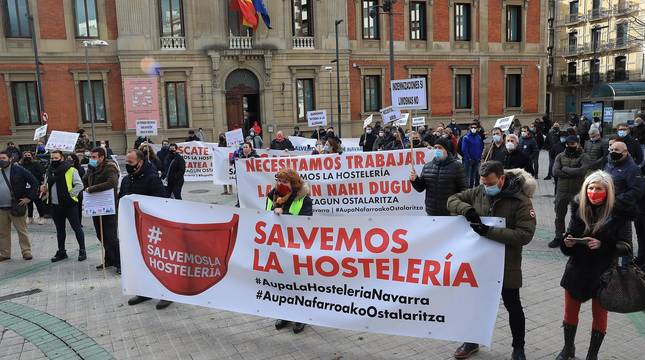 Manifestación de hosteleros y taxistas en Pamplona. CORDOVILLA