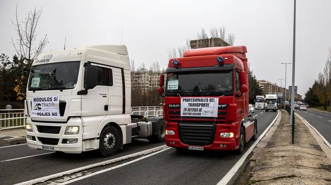 Imágenes de las protestas de camioneros navarros contra las medidas fiscales anunciadas