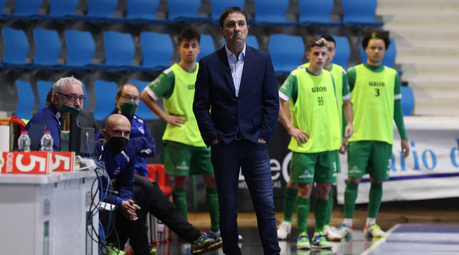 Foto de Imanol Arregui durante un partido ante el Valdepeñas en el pabellón Anaitsasuna.