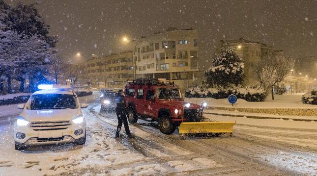 La nieve volvió a caer con fuerza anoche en Tudela, en la imagen, y en localidades de la Ribera y Zona Media.