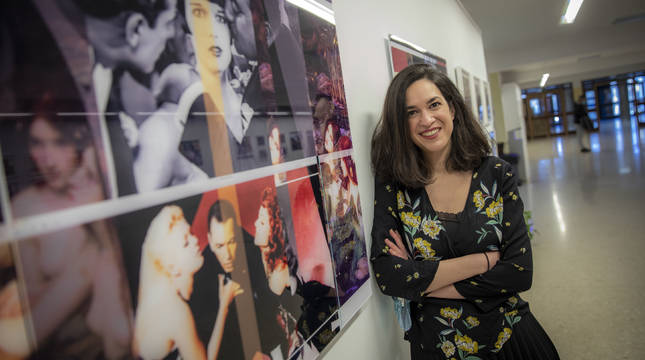 Elvira Palazuelos, este martes, en la exposición que tiene actualmente en El Sario de Pamplona.