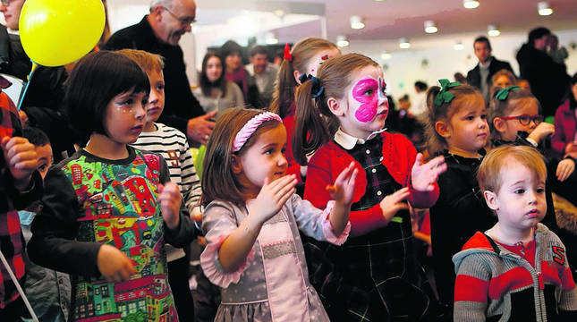 100 números del boletín de Educación y Familia de DN