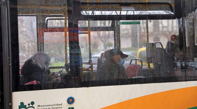 Las ventanas se abren al inicio de los trayectos, pero hay usuarios que las cierran.