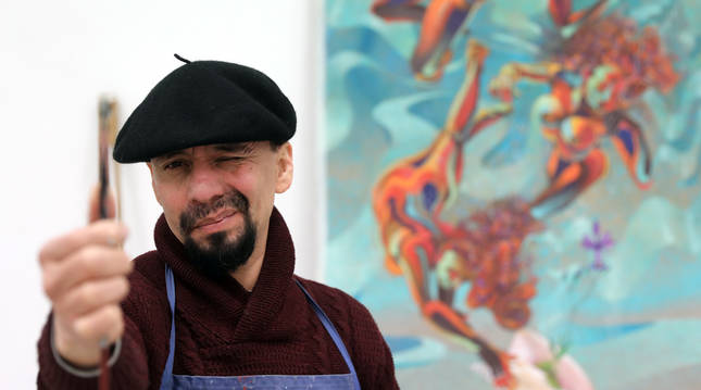 El pintor guatemalteco y afincado en Pamplona desde hace 18 años, Milthon Duarte, en su estudio.