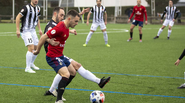 Foto del partido de Segunda División B entre Osasuna Promesas y Haro.